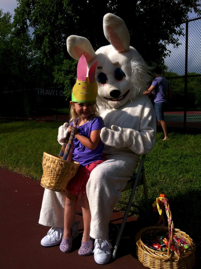 2012/04(April)/Easter/2012-04-07-1-Sydney & Easter Bunny.jpg